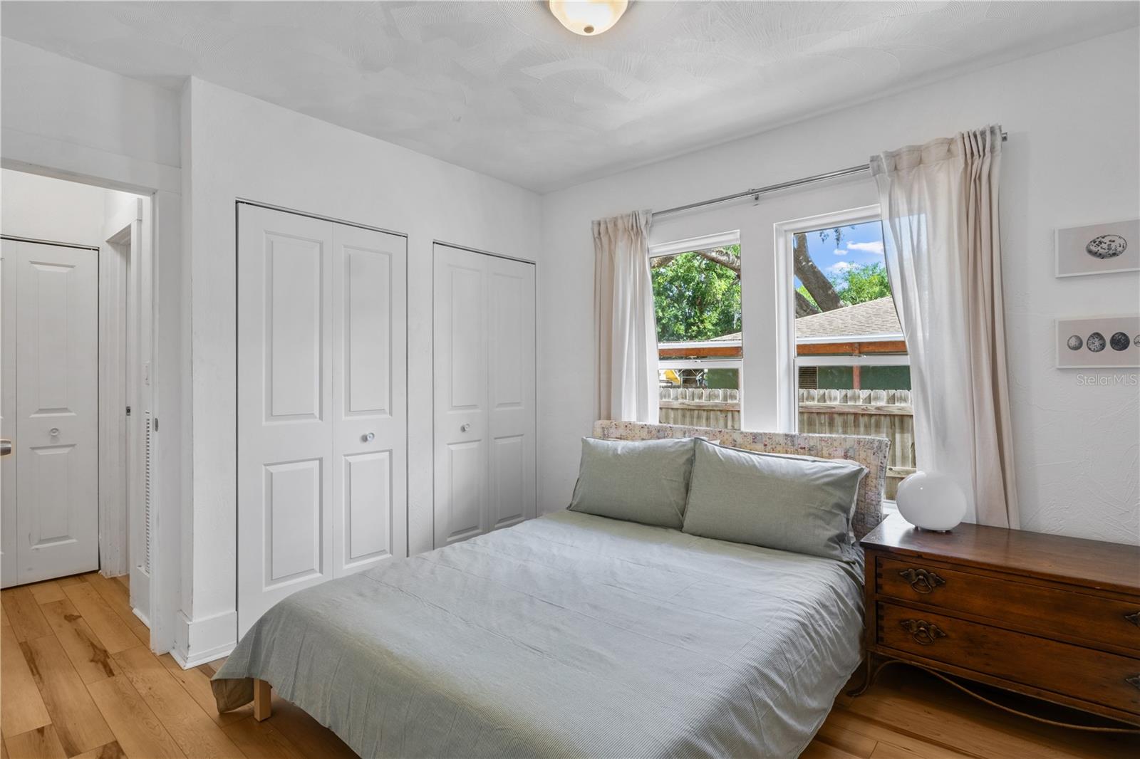 Image 18 of 26 For 918 16th Street W