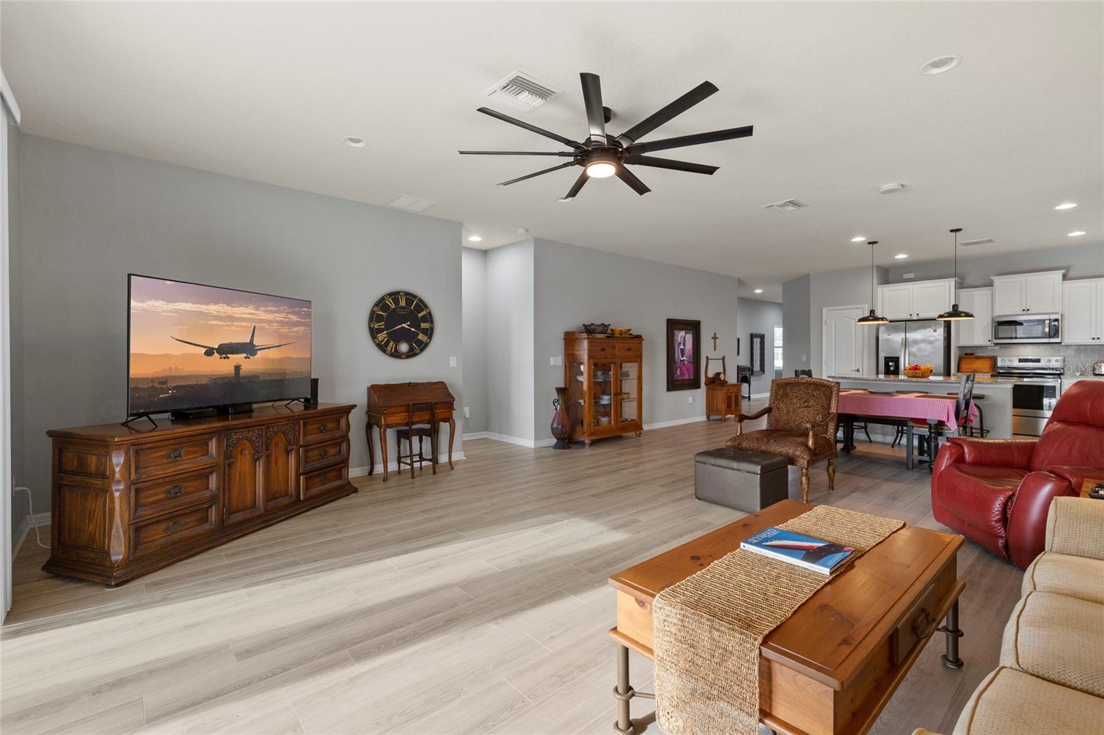 Image 14 of 44 For 6323 Kenava Loop