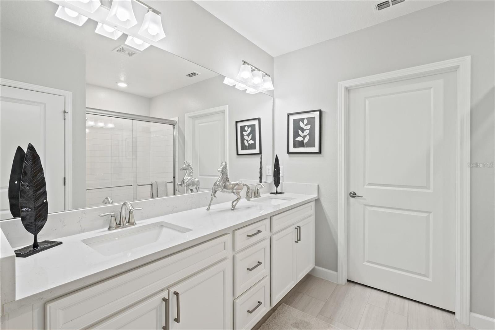 Image 19 of 53 For 17578 Holly Well Avenue