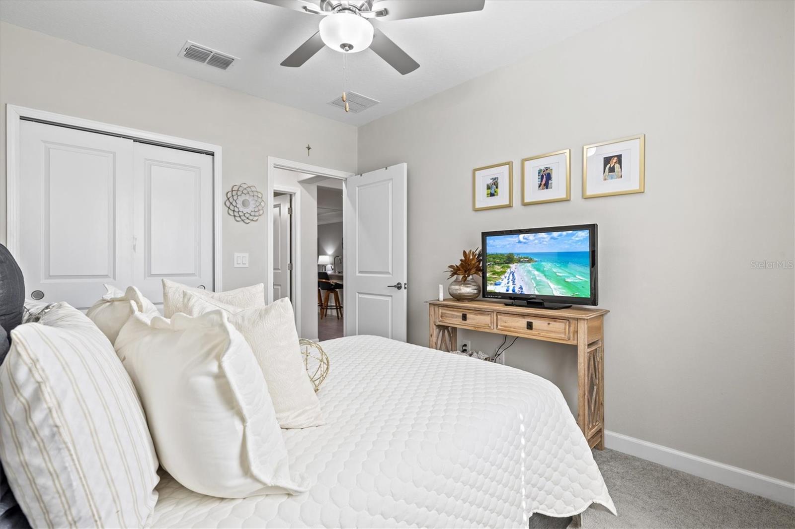 Image 23 of 53 For 17578 Holly Well Avenue