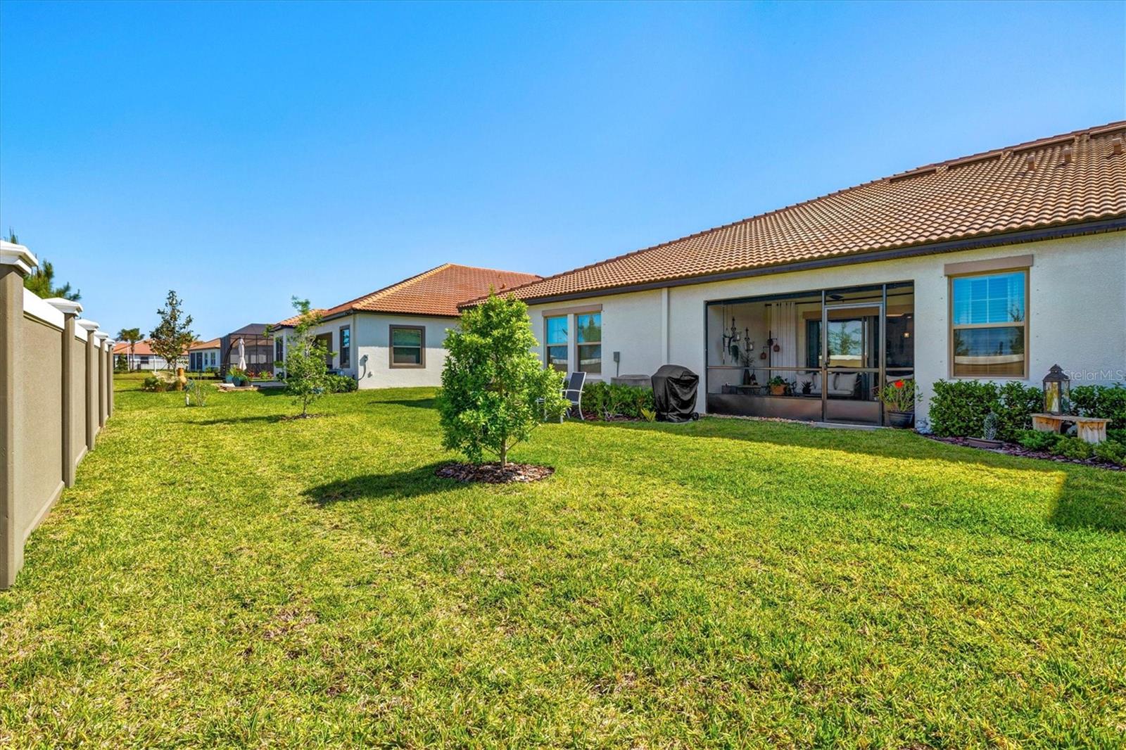 Image 31 of 53 For 17578 Holly Well Avenue