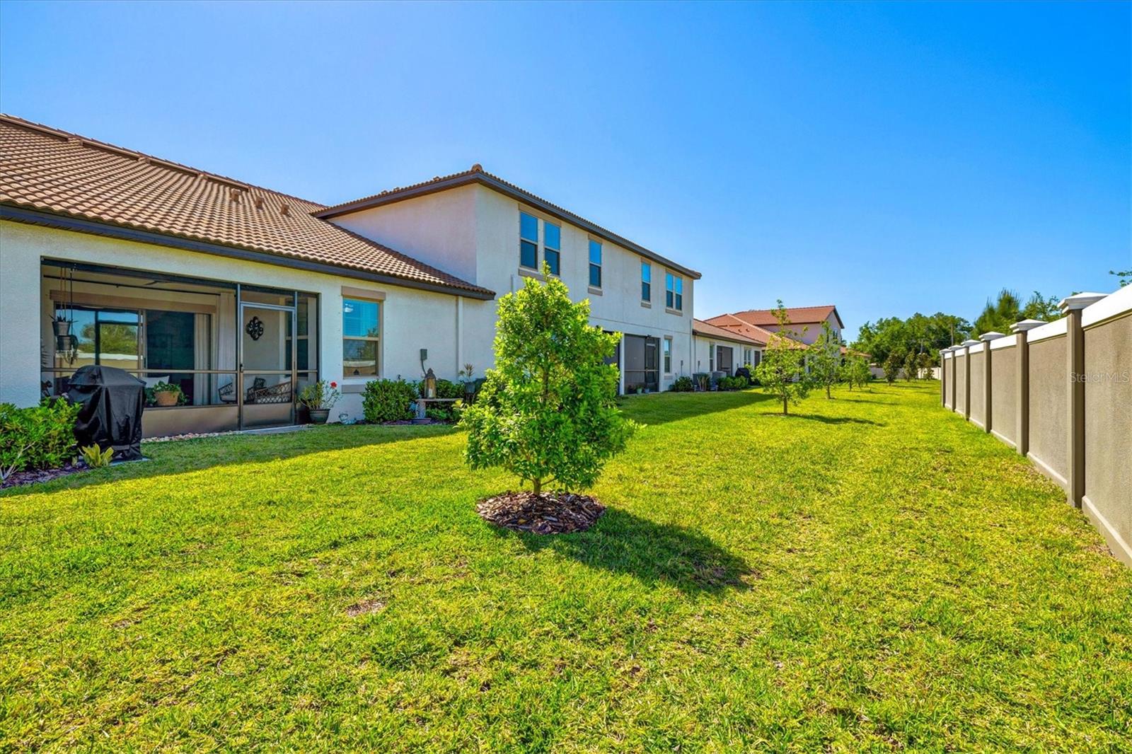 Image 33 of 53 For 17578 Holly Well Avenue