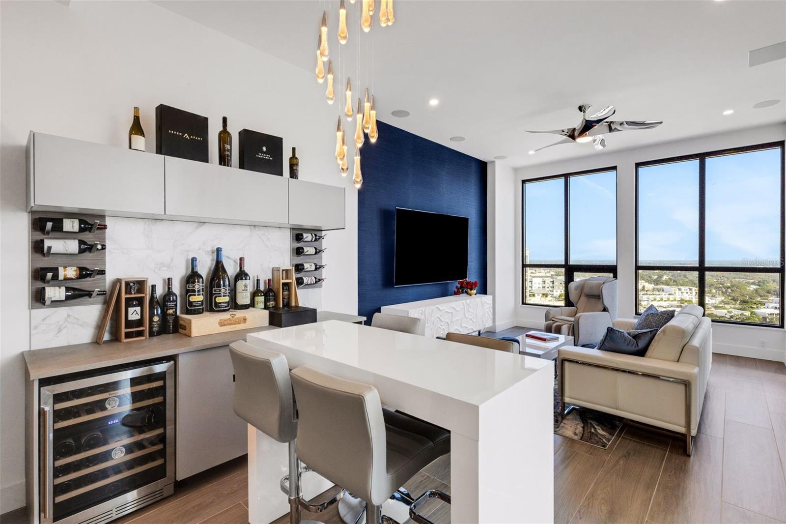 Image 11 of 55 For 33 Palm Avenue 1503