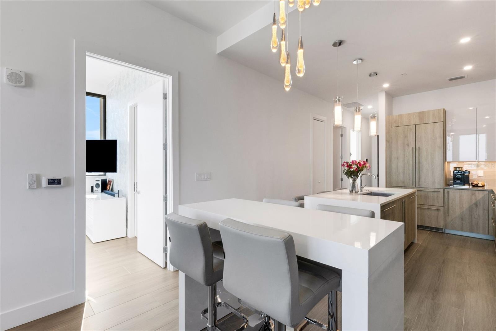 Image 12 of 55 For 33 Palm Avenue 1503