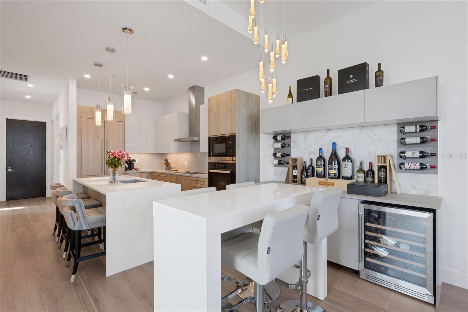 Image 13 of 55 For 33 Palm Avenue 1503