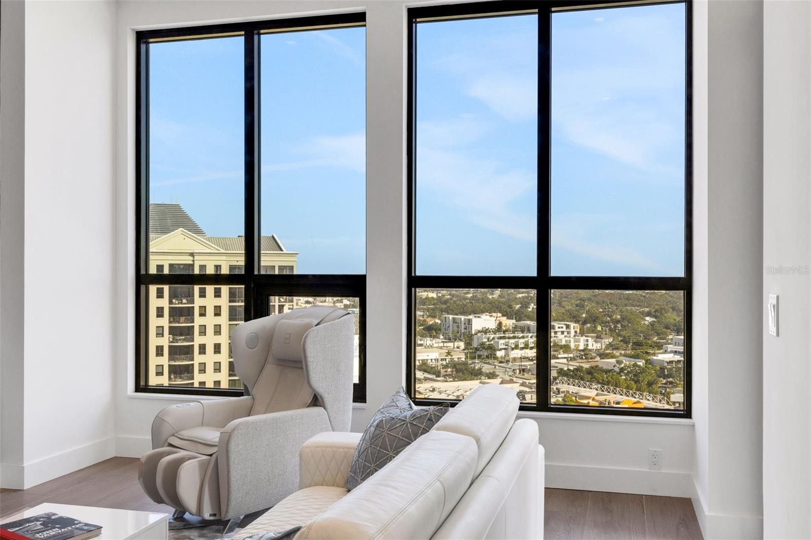 Image 17 of 55 For 33 Palm Avenue 1503