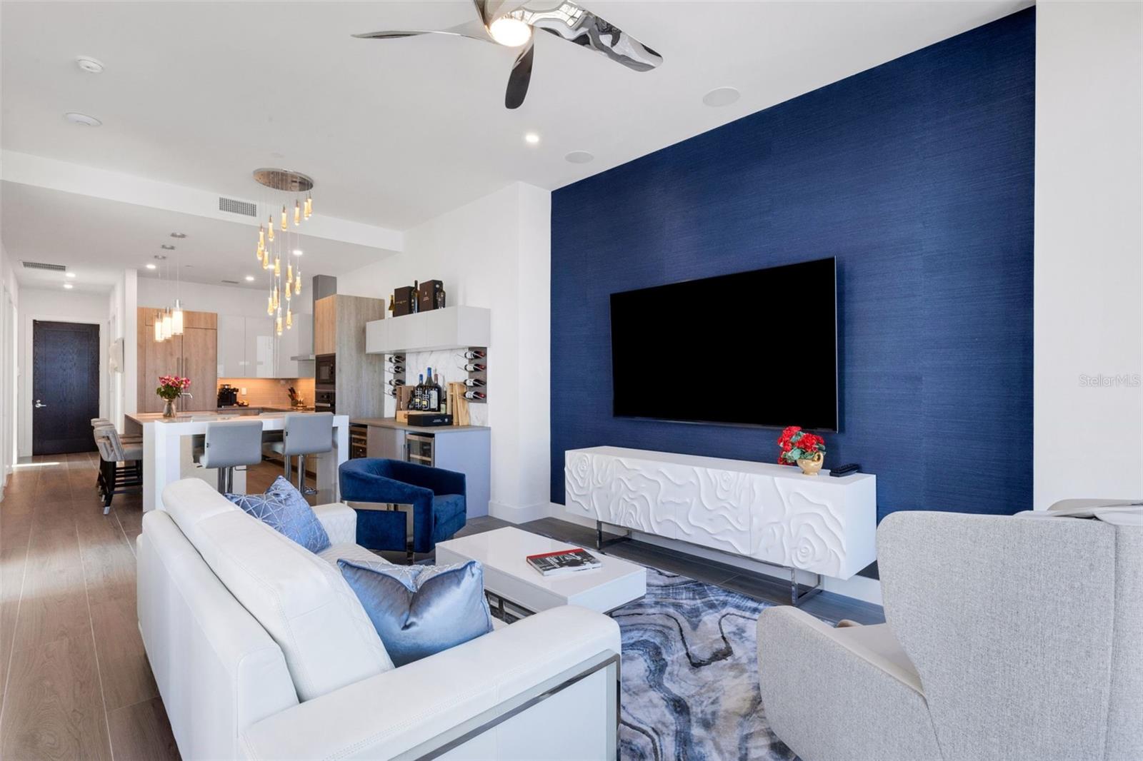 Image 21 of 55 For 33 Palm Avenue 1503