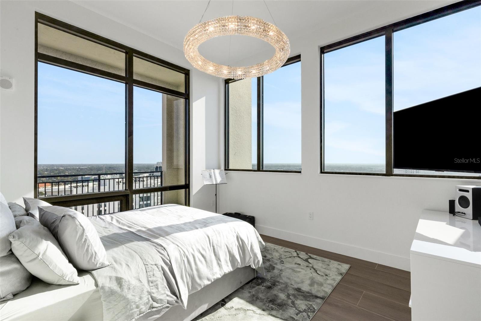 Image 23 of 55 For 33 Palm Avenue 1503