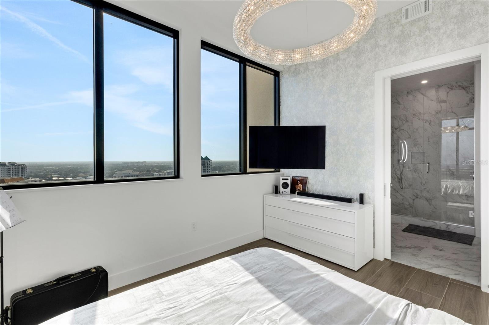 Image 24 of 55 For 33 Palm Avenue 1503