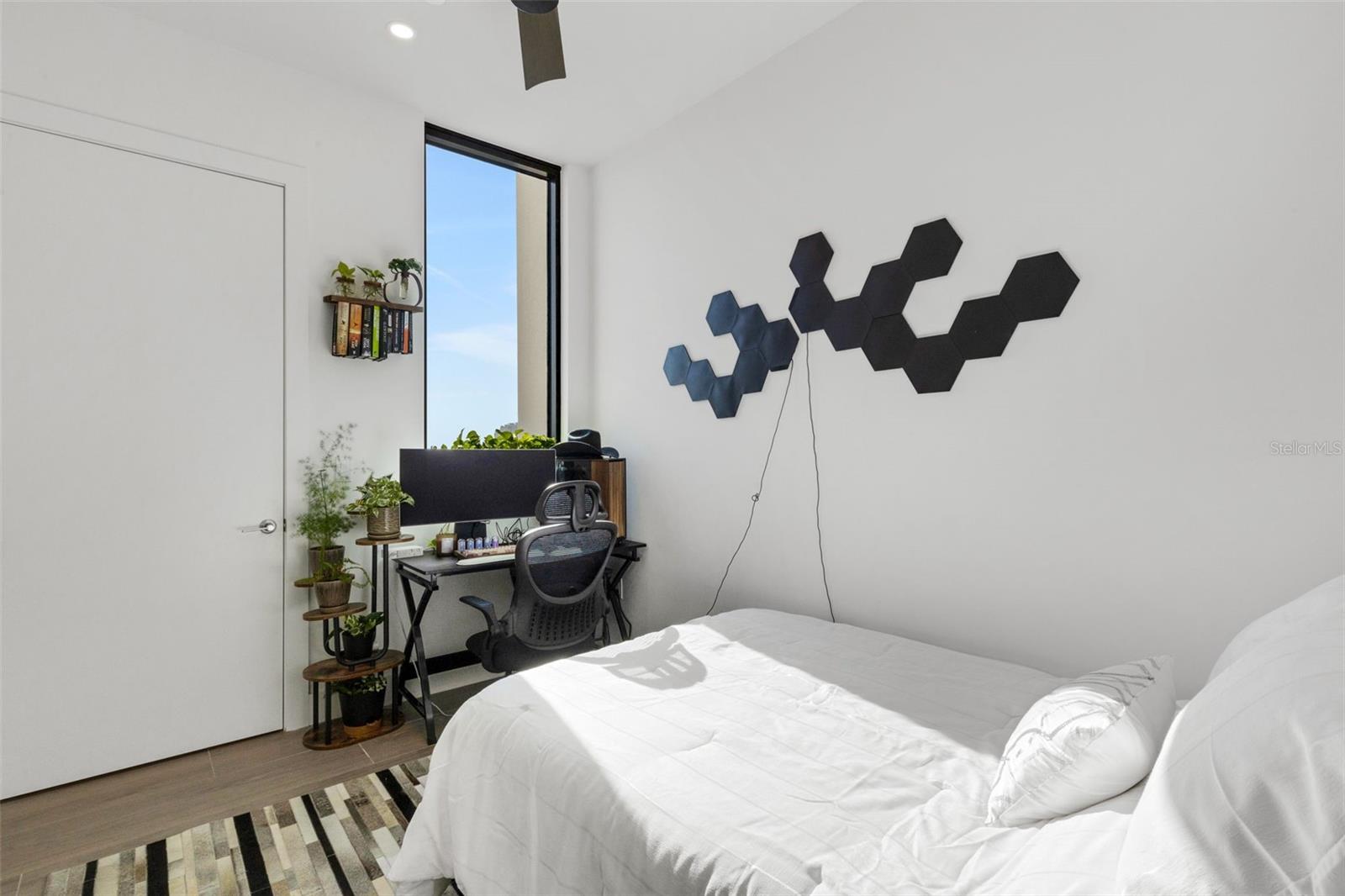 Image 30 of 55 For 33 Palm Avenue 1503