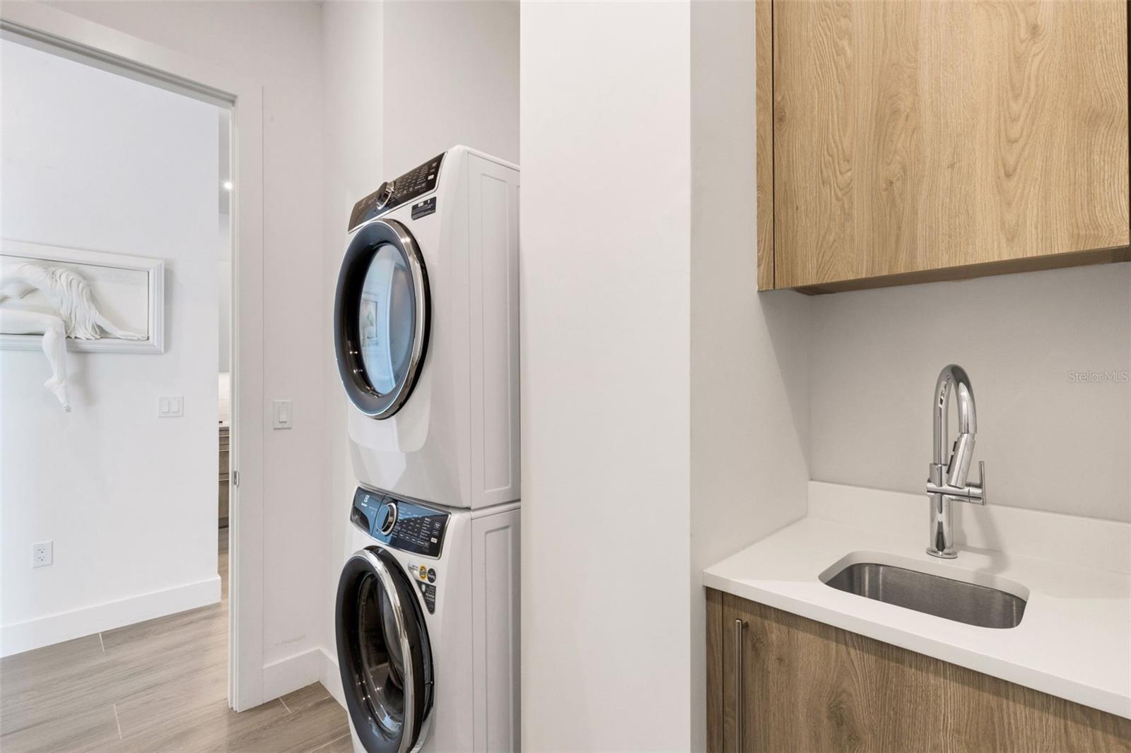 Image 34 of 55 For 33 Palm Avenue 1503