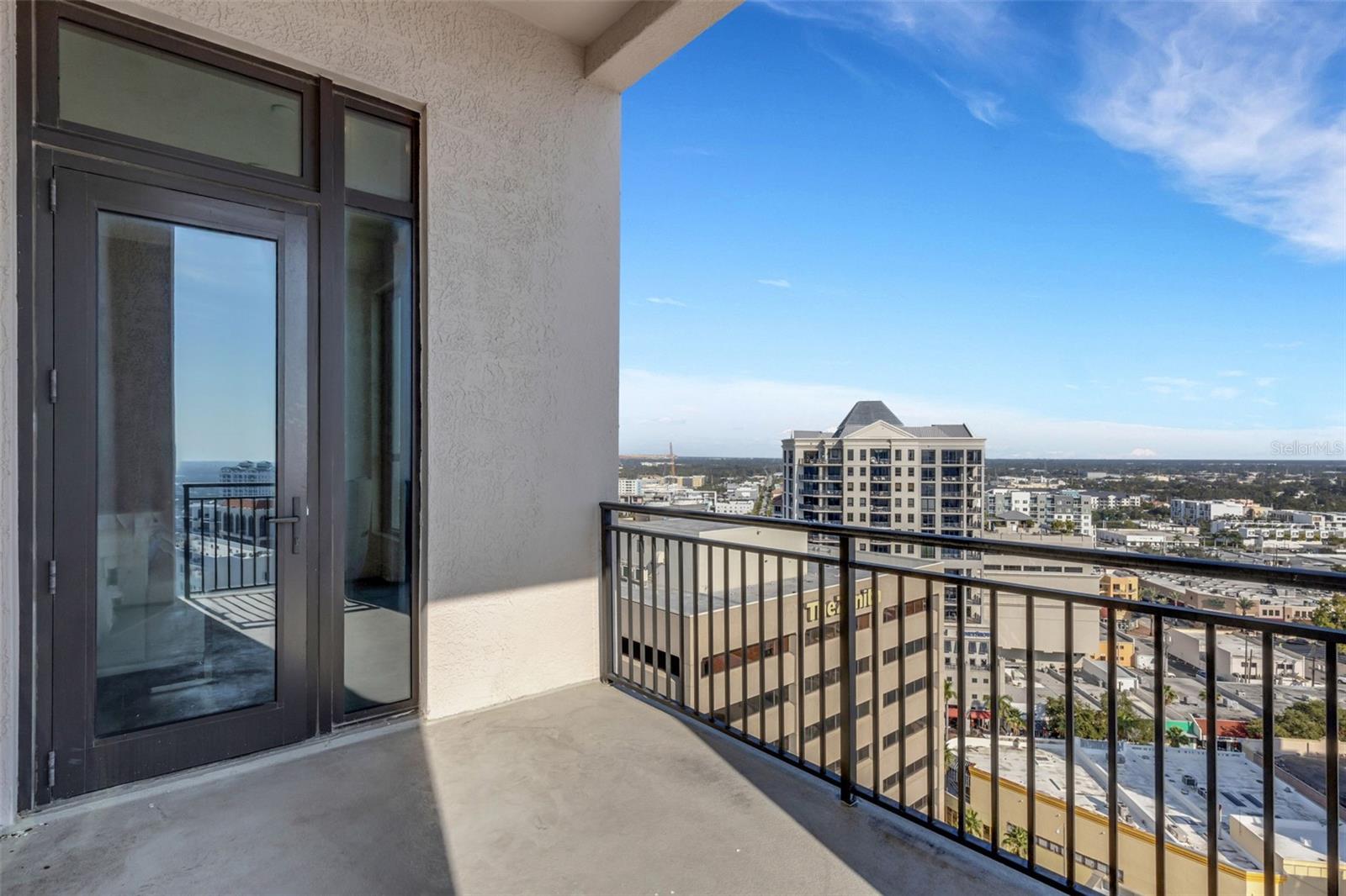 Image 36 of 55 For 33 Palm Avenue 1503