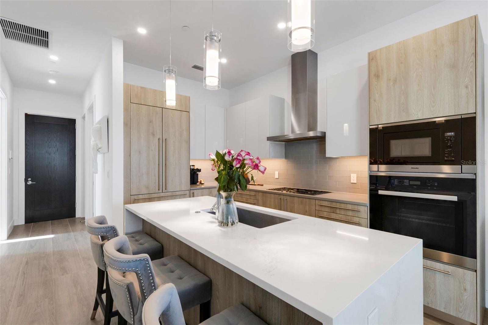 Image 4 of 55 For 33 Palm Avenue 1503