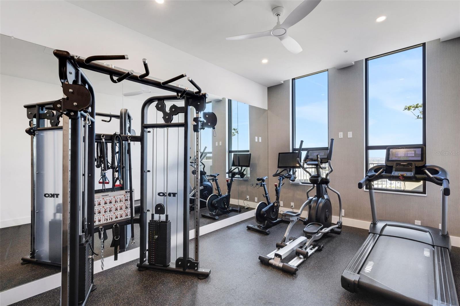 Image 40 of 55 For 33 Palm Avenue 1503