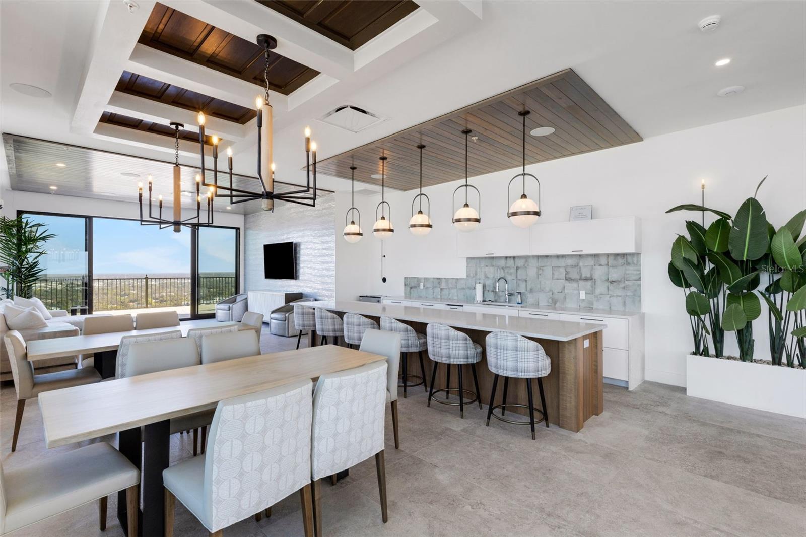 Image 44 of 55 For 33 Palm Avenue 1503