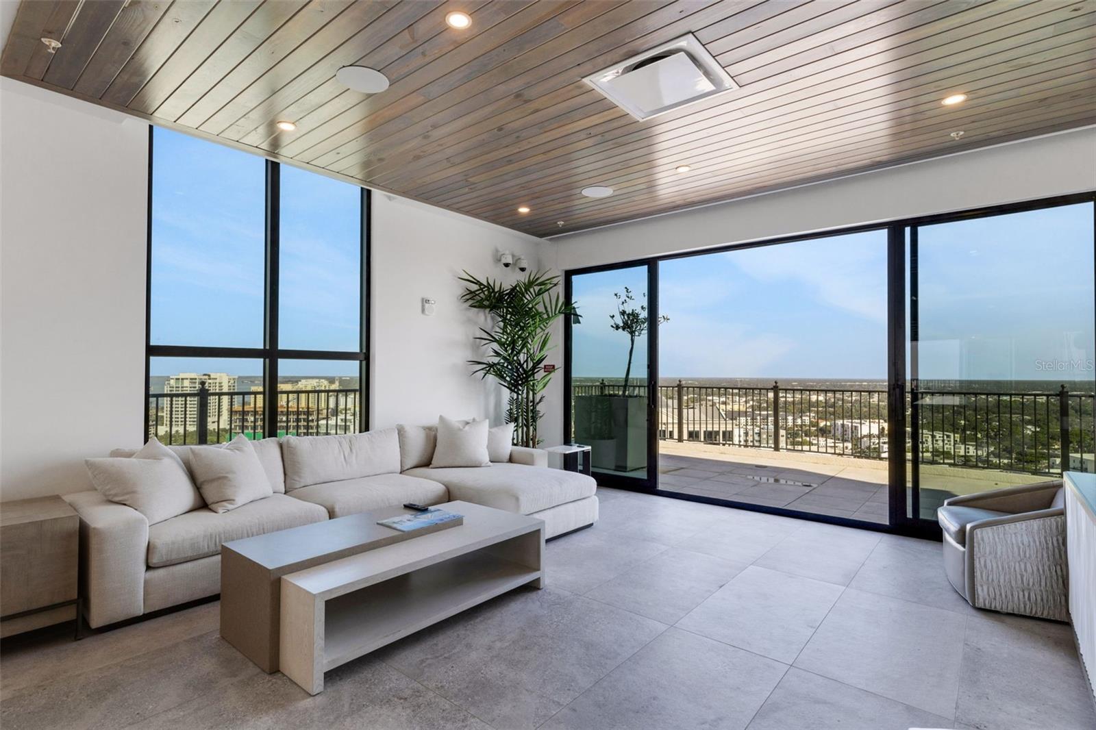 Image 46 of 55 For 33 Palm Avenue 1503