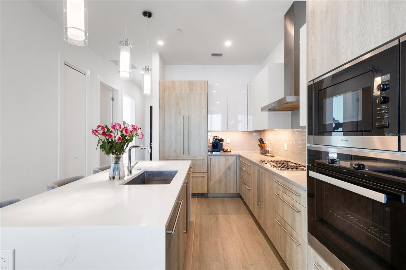 Image 6 of 55 For 33 Palm Avenue 1503