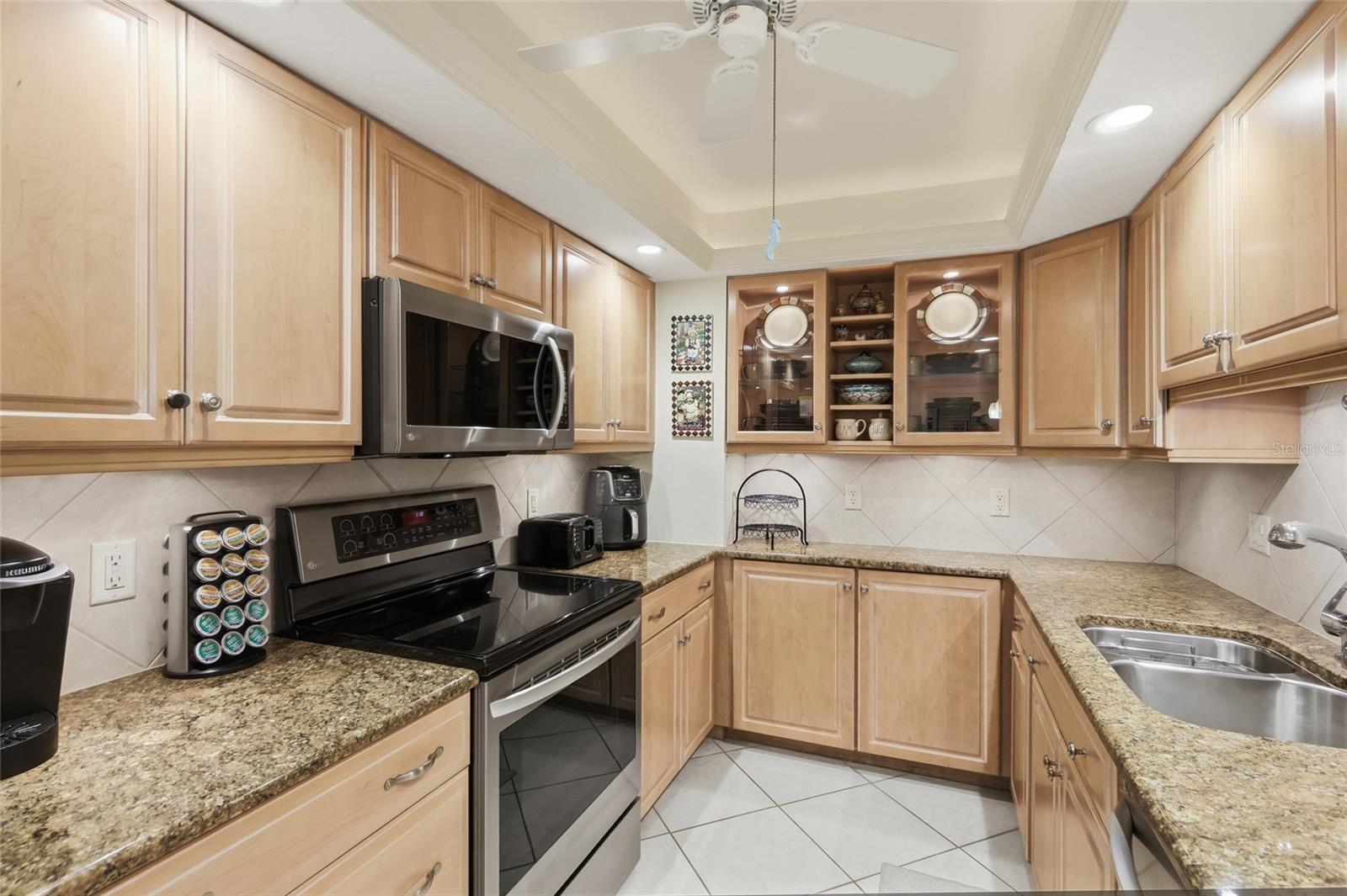 Image 11 of 47 For 1750 Benjamin Franklin Drive 9b