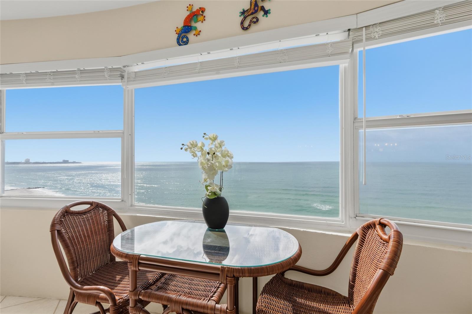 Image 17 of 47 For 1750 Benjamin Franklin Drive 9b