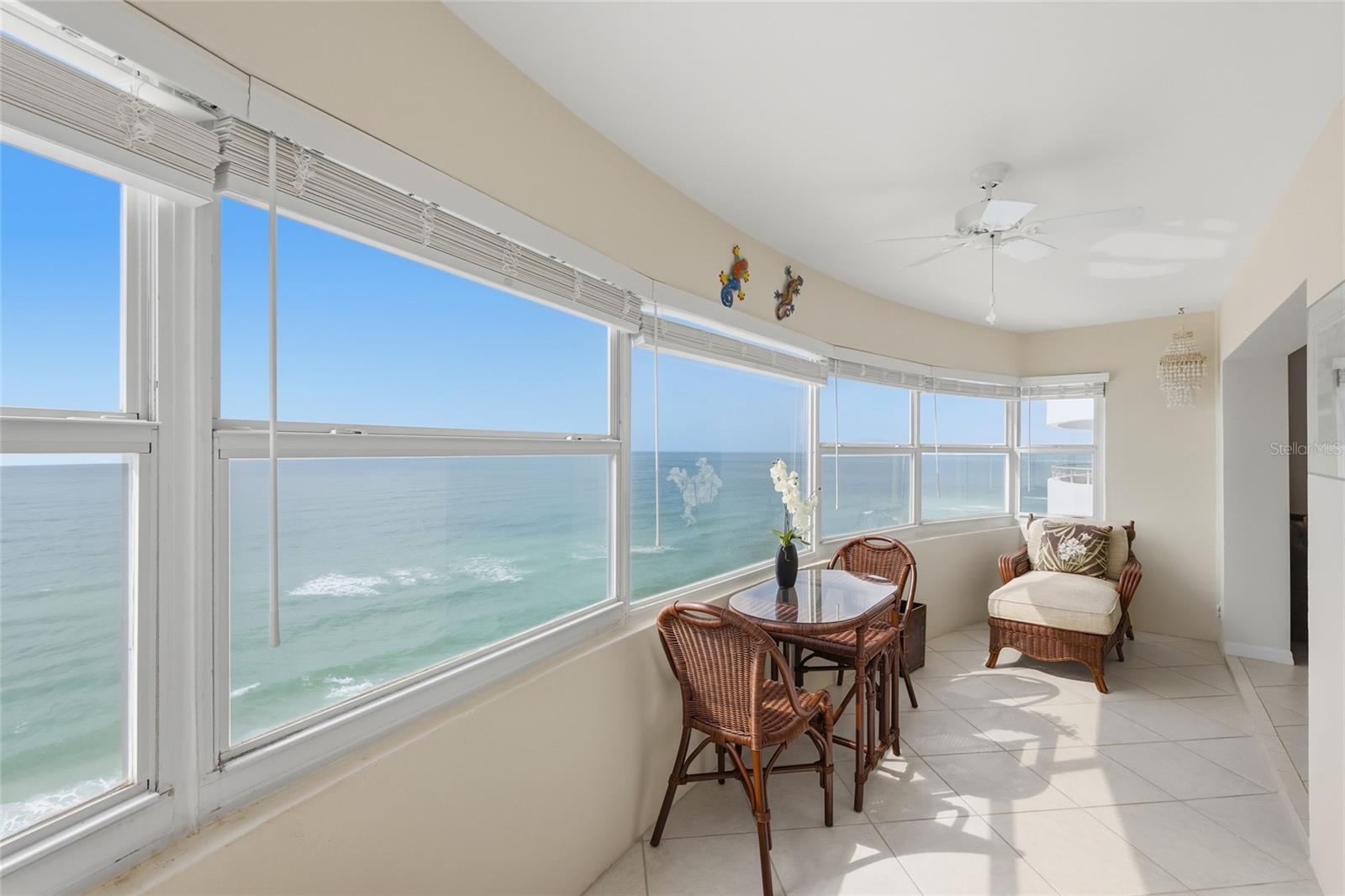 Image 19 of 47 For 1750 Benjamin Franklin Drive 9b