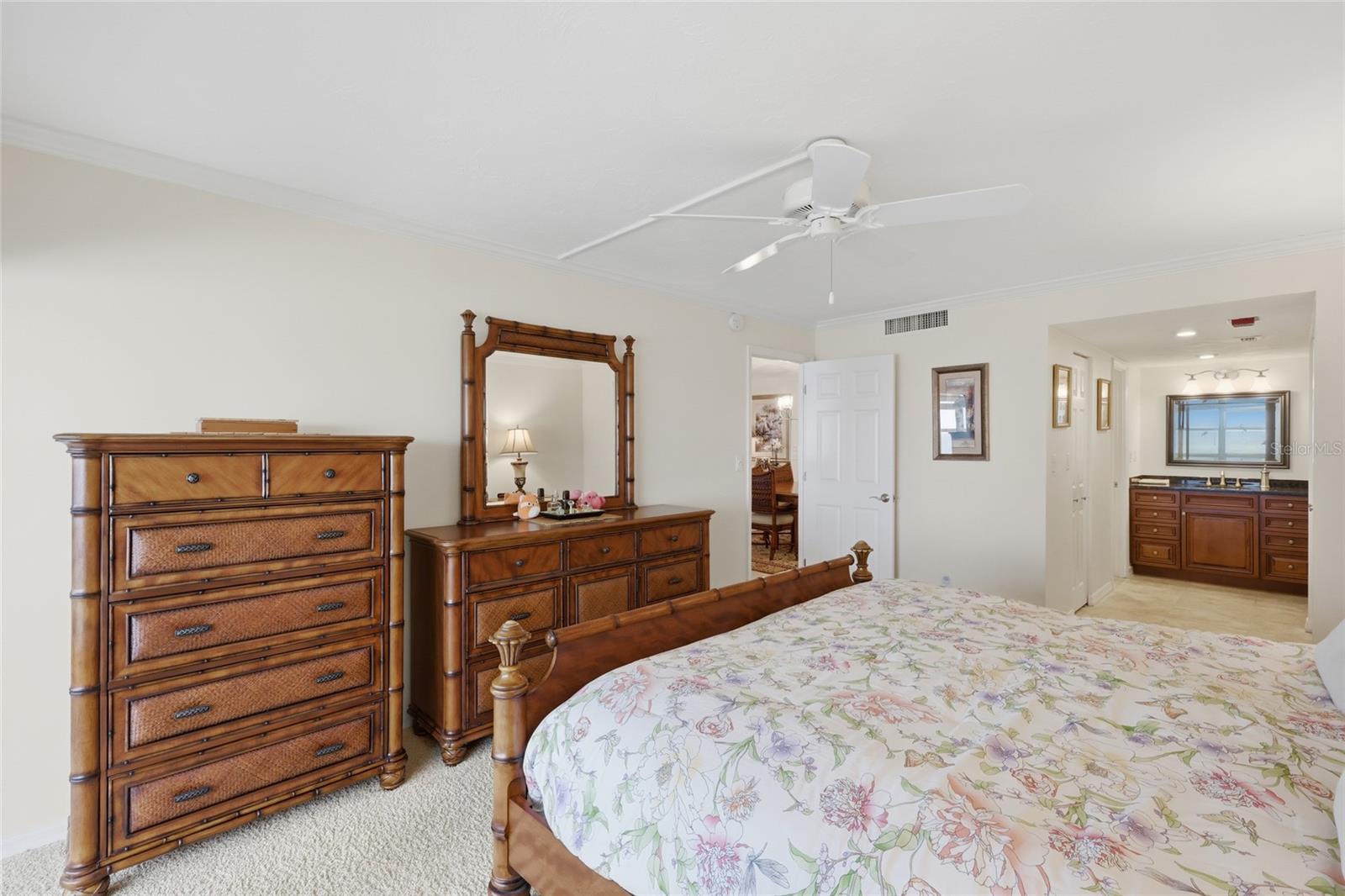 Image 21 of 47 For 1750 Benjamin Franklin Drive 9b