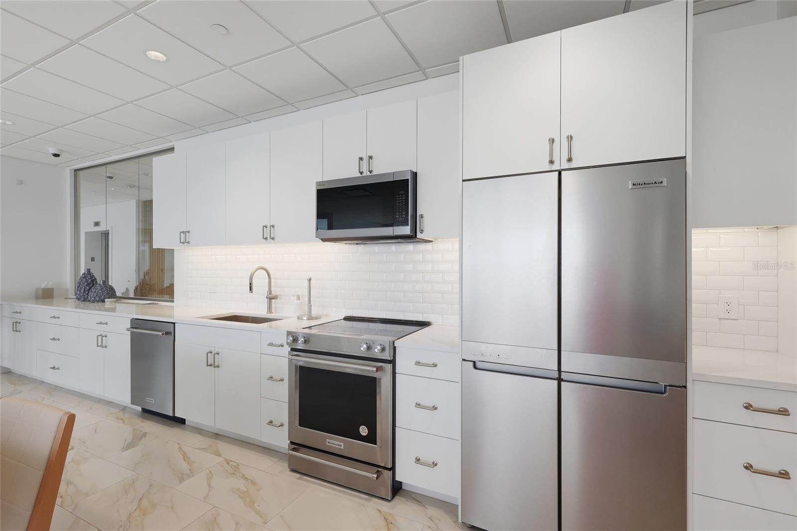 Image 32 of 47 For 1750 Benjamin Franklin Drive 9b