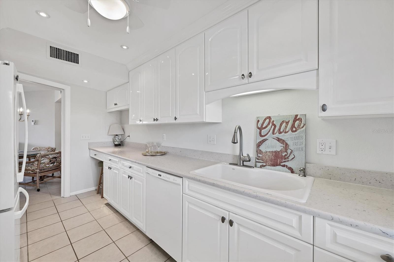 Image 15 of 49 For 4825 Gulf Of Mexico Drive 202