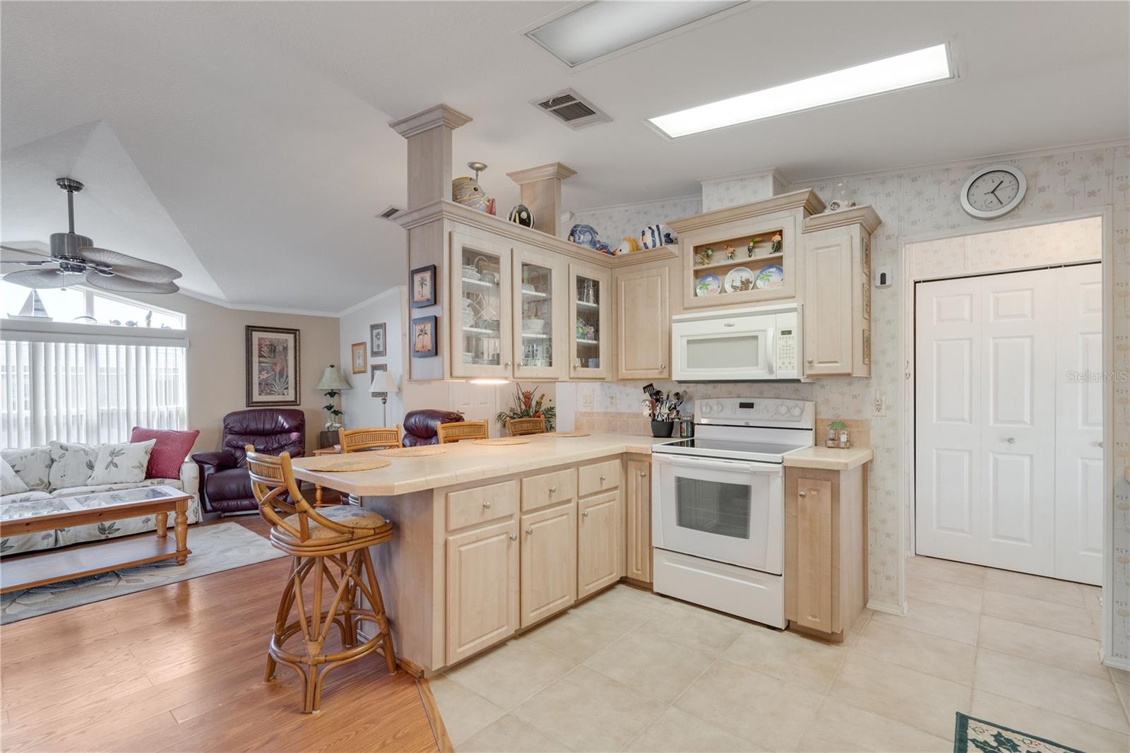 Image 13 of 53 For 790 Fairmount Drive