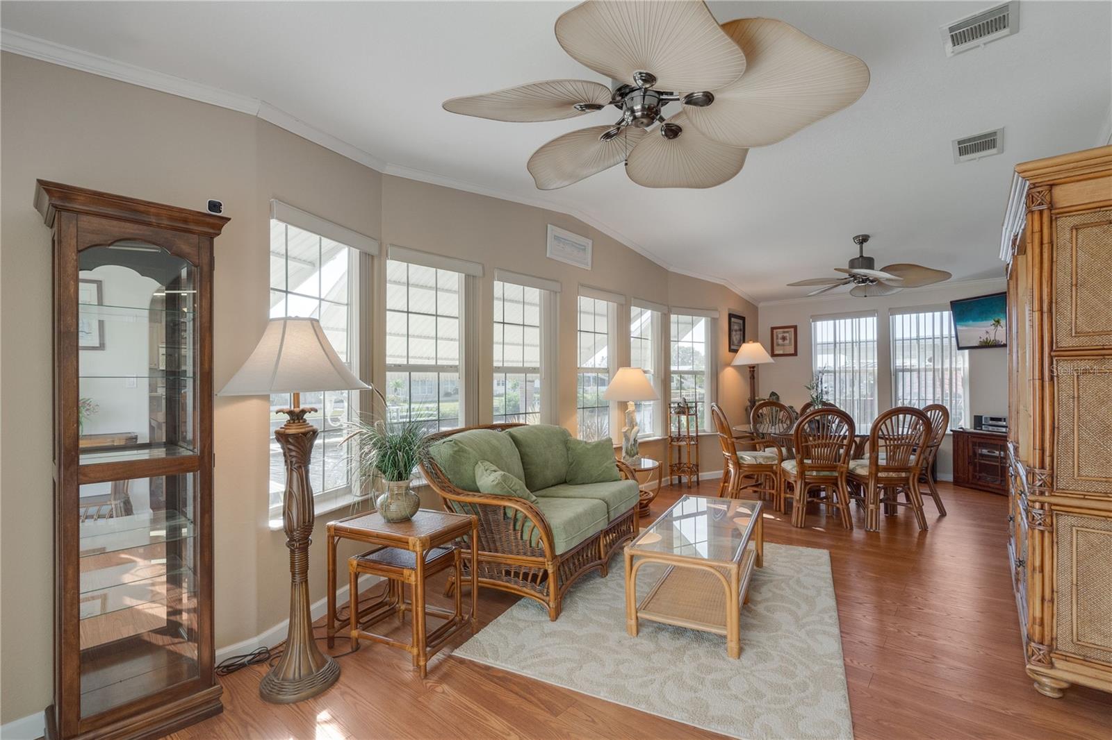 Image 3 of 53 For 790 Fairmount Drive