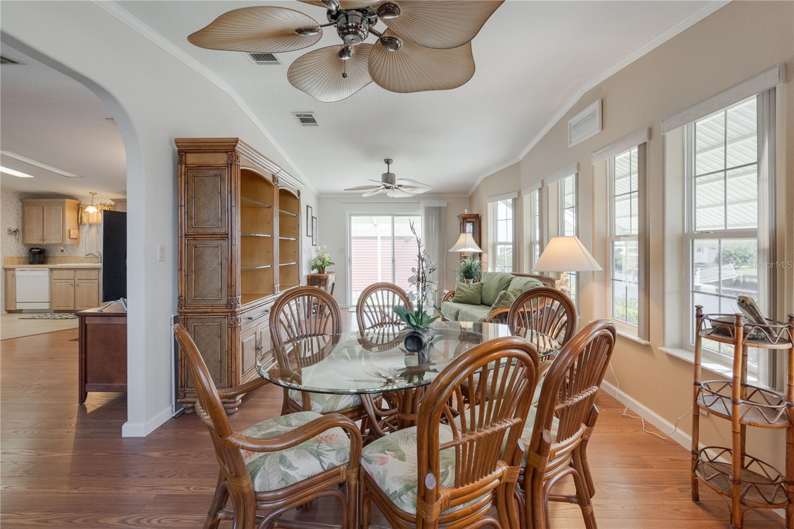 Image 9 of 53 For 790 Fairmount Drive