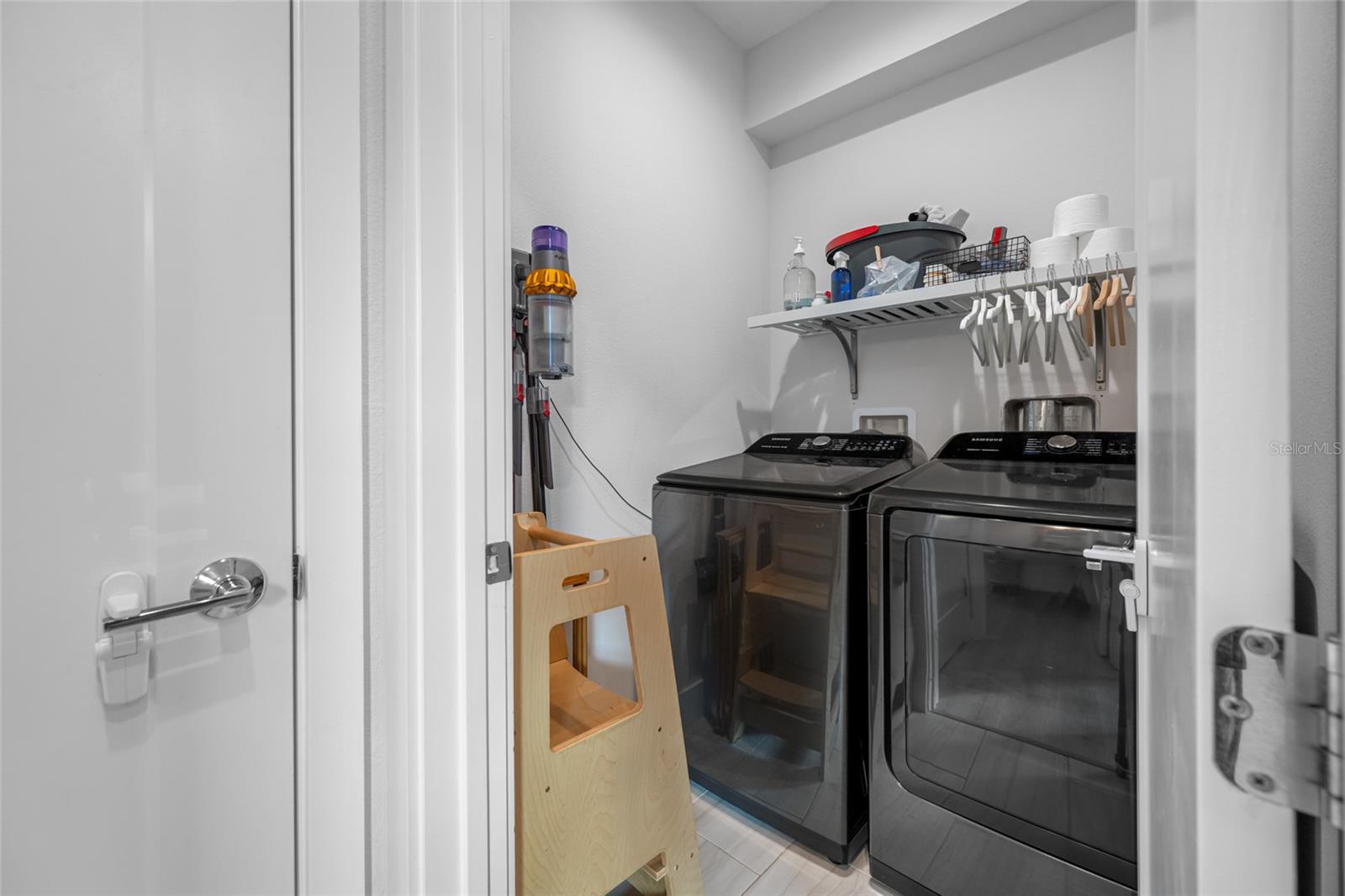 Image 28 of 49 For 1171 25th Lane N