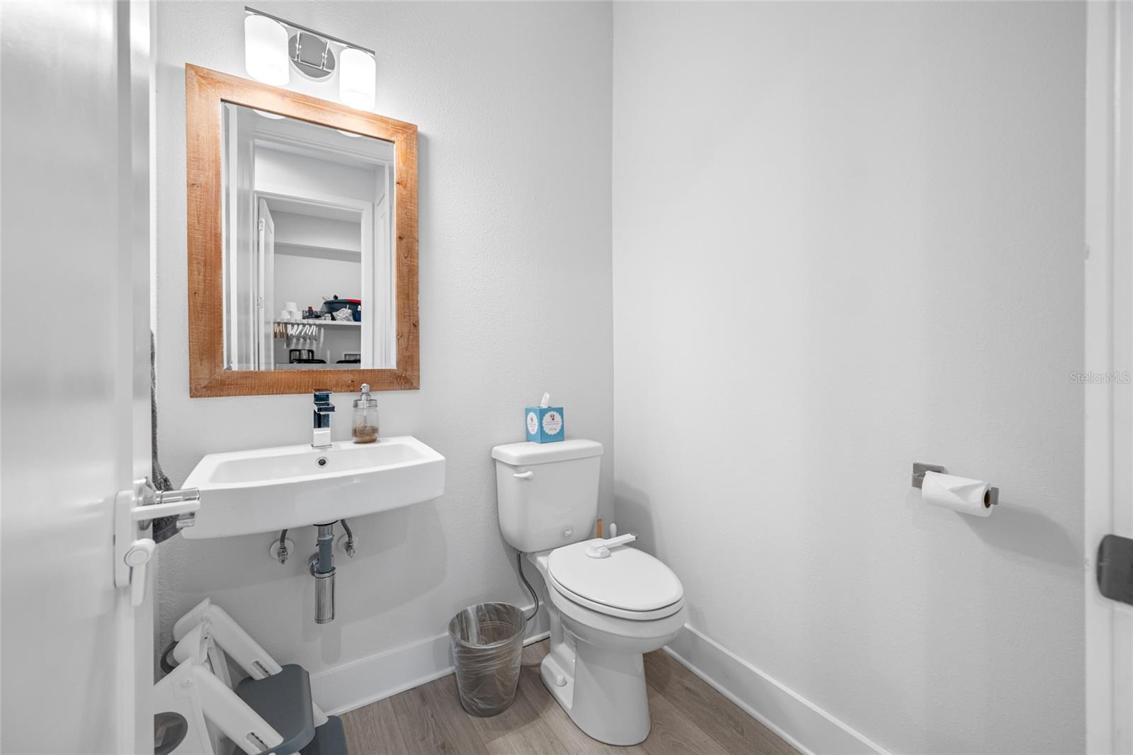 Image 29 of 49 For 1171 25th Lane N