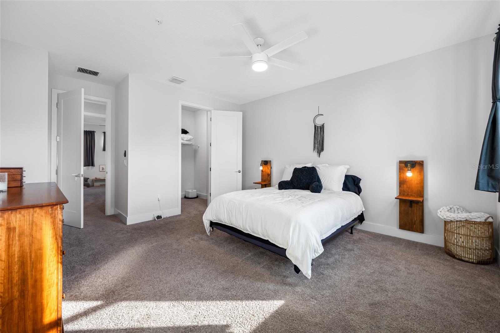 Image 32 of 49 For 1171 25th Lane N