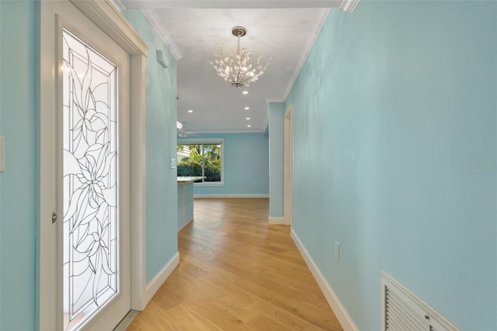 Image 13 of 30 For 2305 Riverbluff Parkway V256