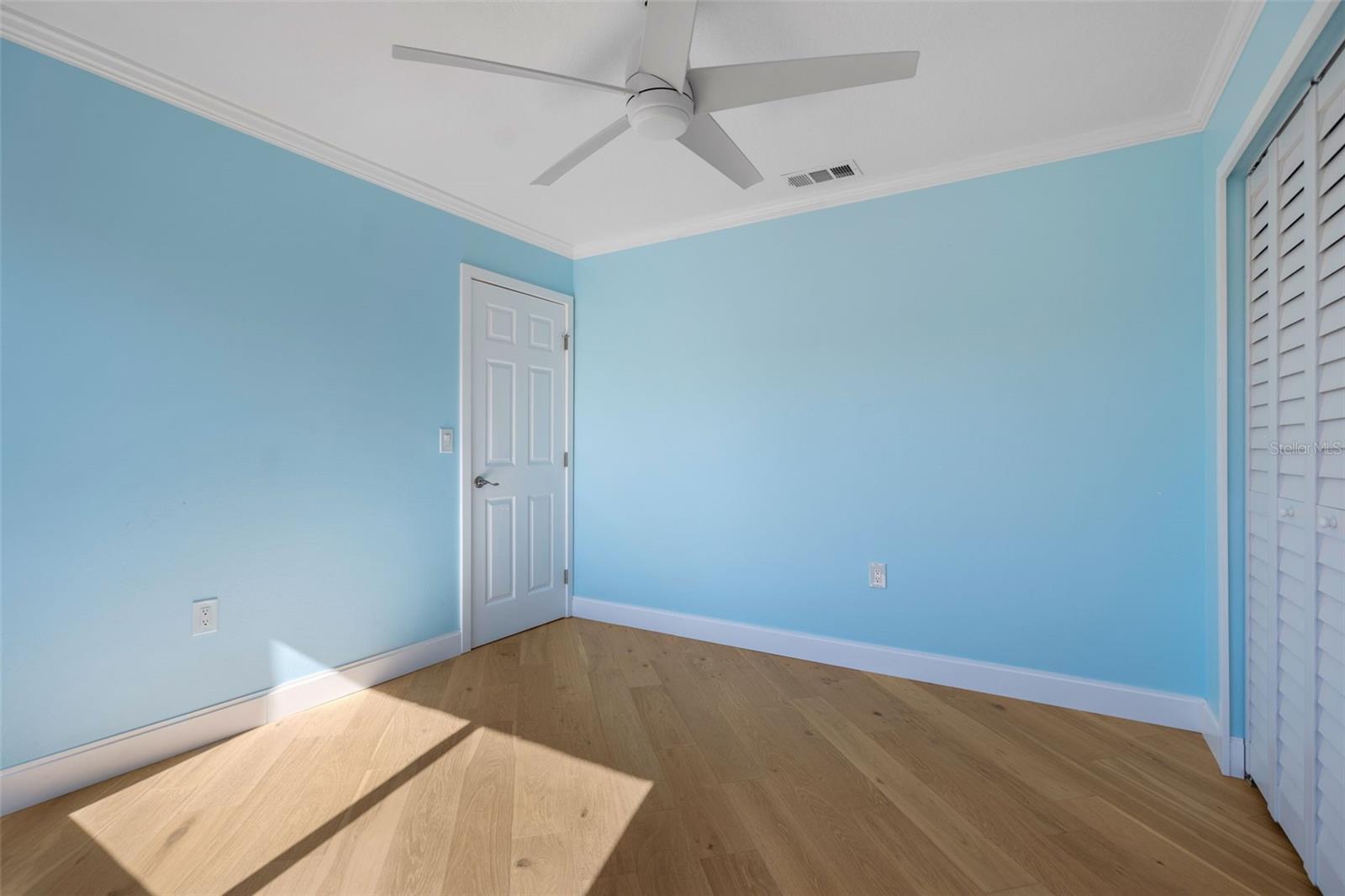 Image 15 of 30 For 2305 Riverbluff Parkway V256