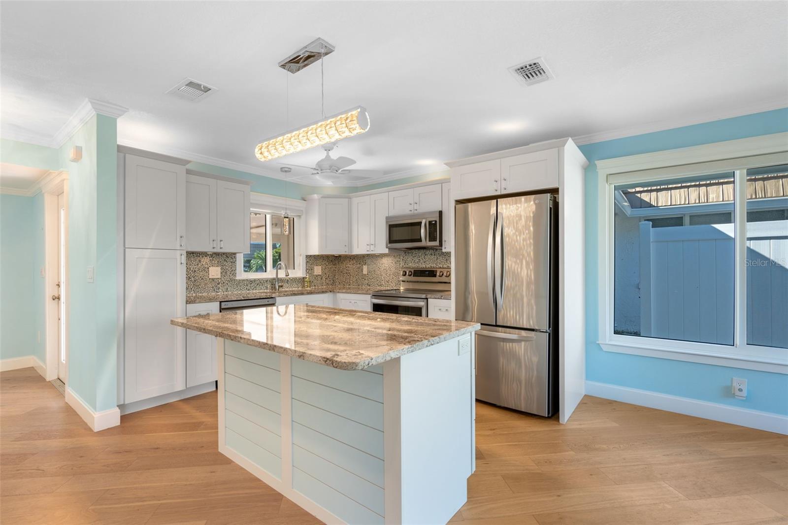 Image 18 of 30 For 2305 Riverbluff Parkway V256