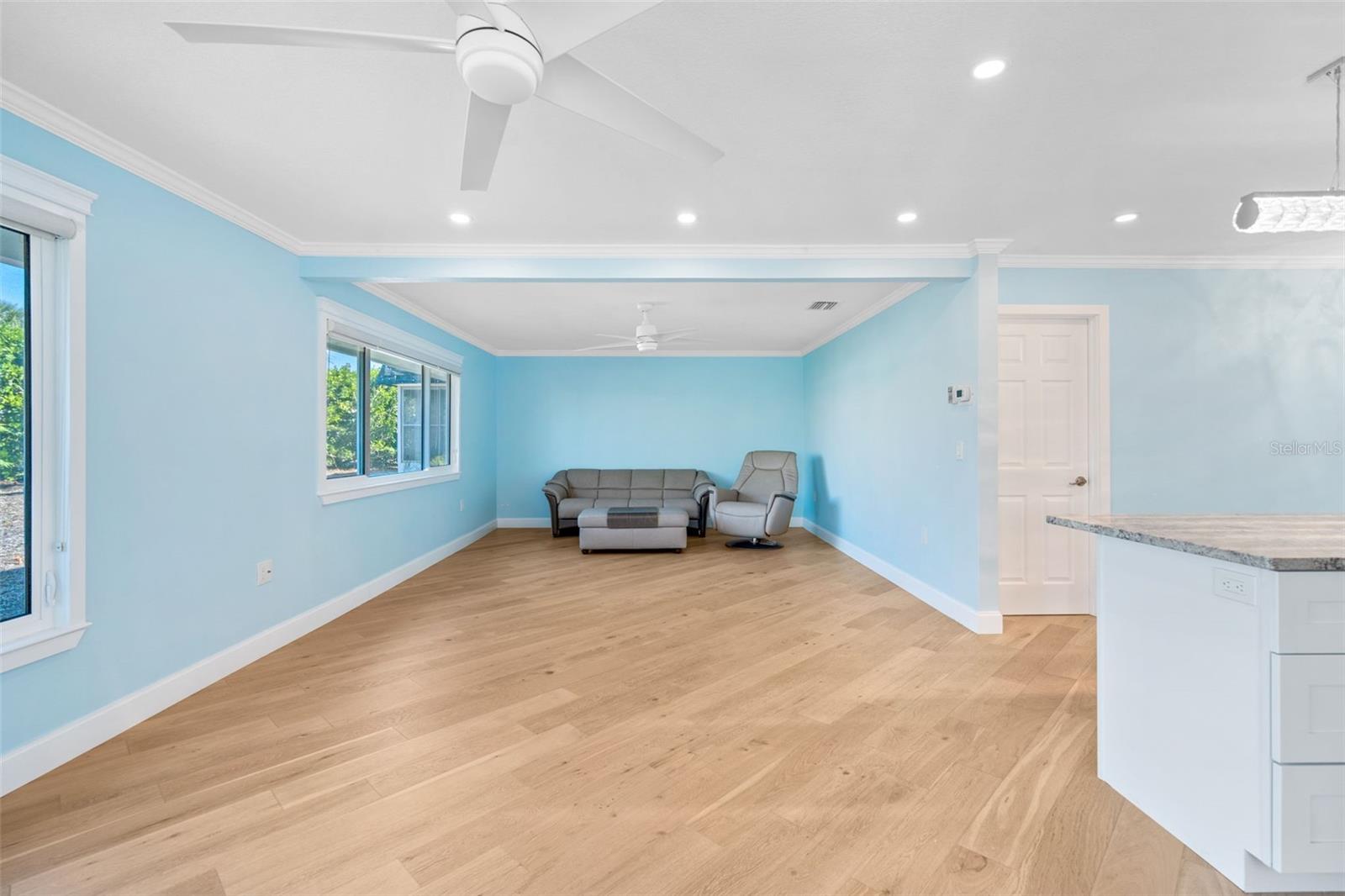 Image 24 of 30 For 2305 Riverbluff Parkway V256