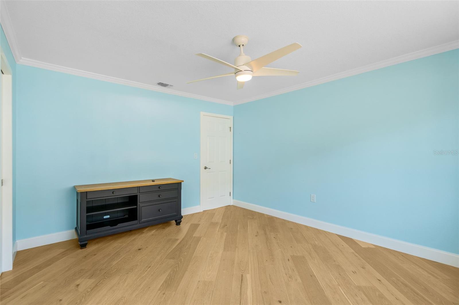 Image 27 of 30 For 2305 Riverbluff Parkway V256