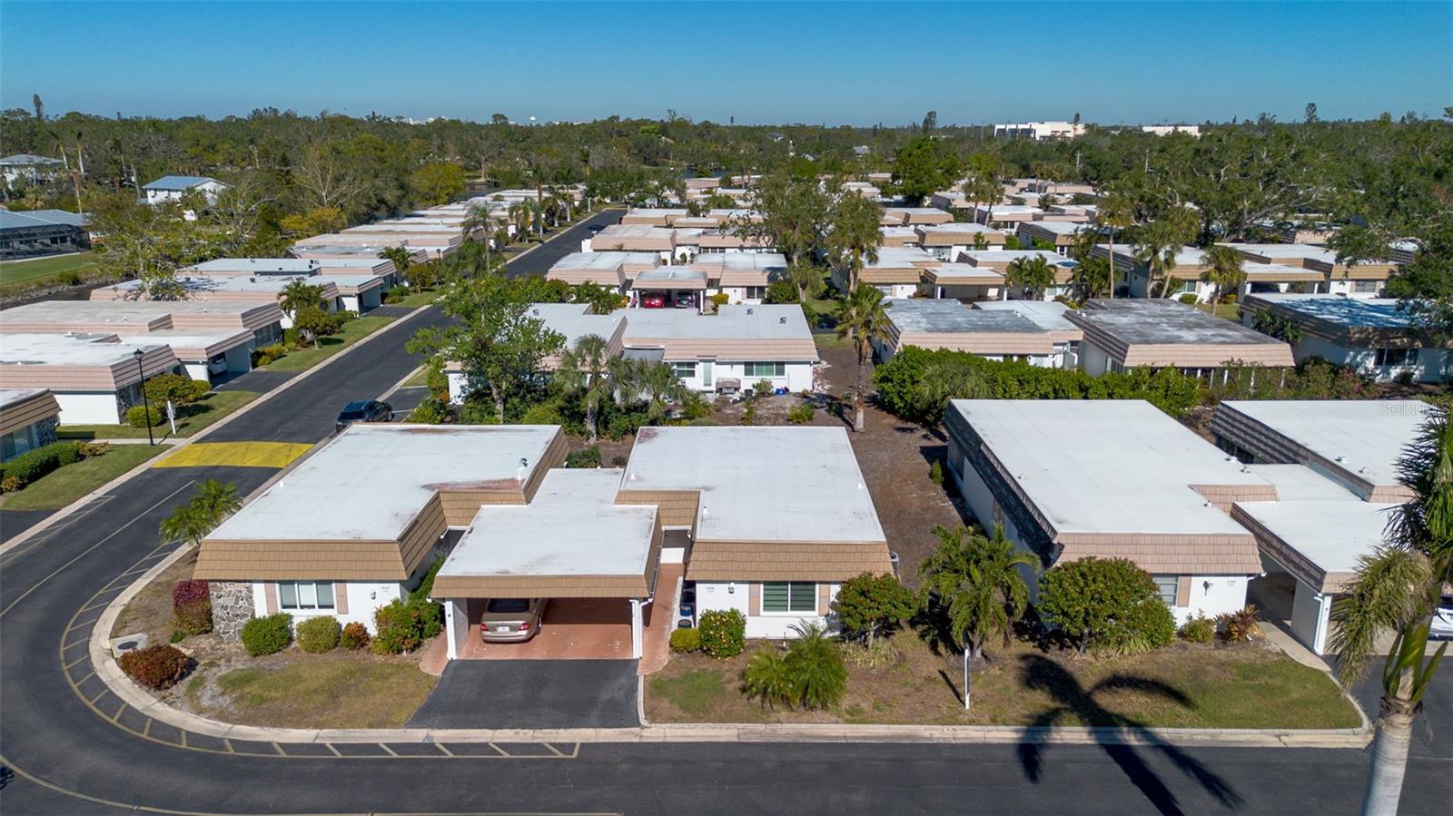 Image 3 of 30 For 2305 Riverbluff Parkway V256