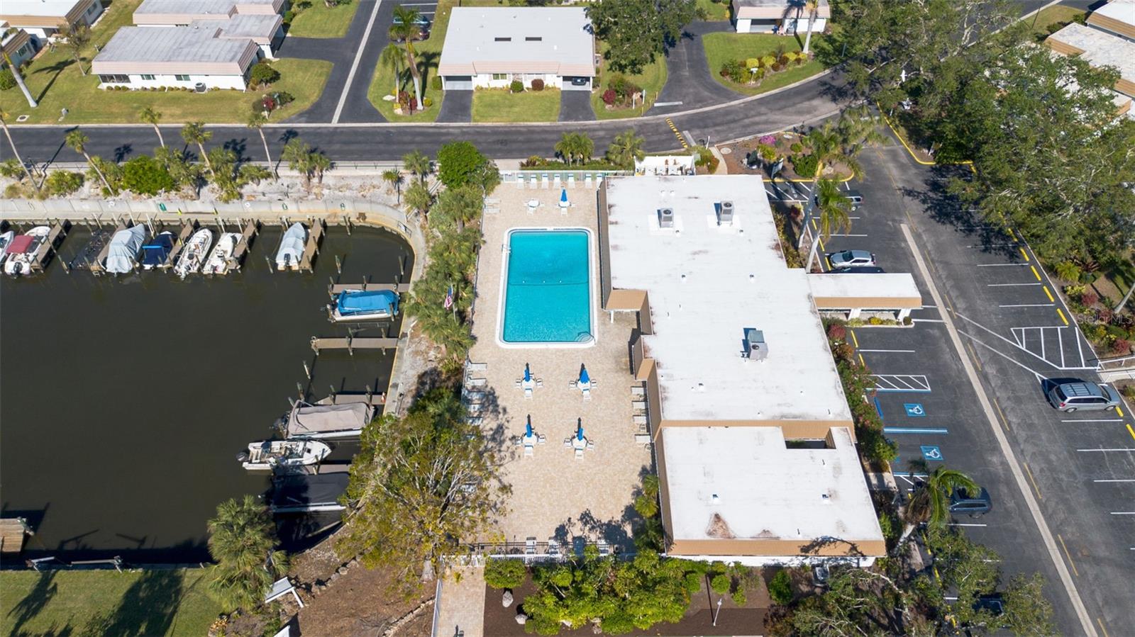 Image 8 of 30 For 2305 Riverbluff Parkway V256