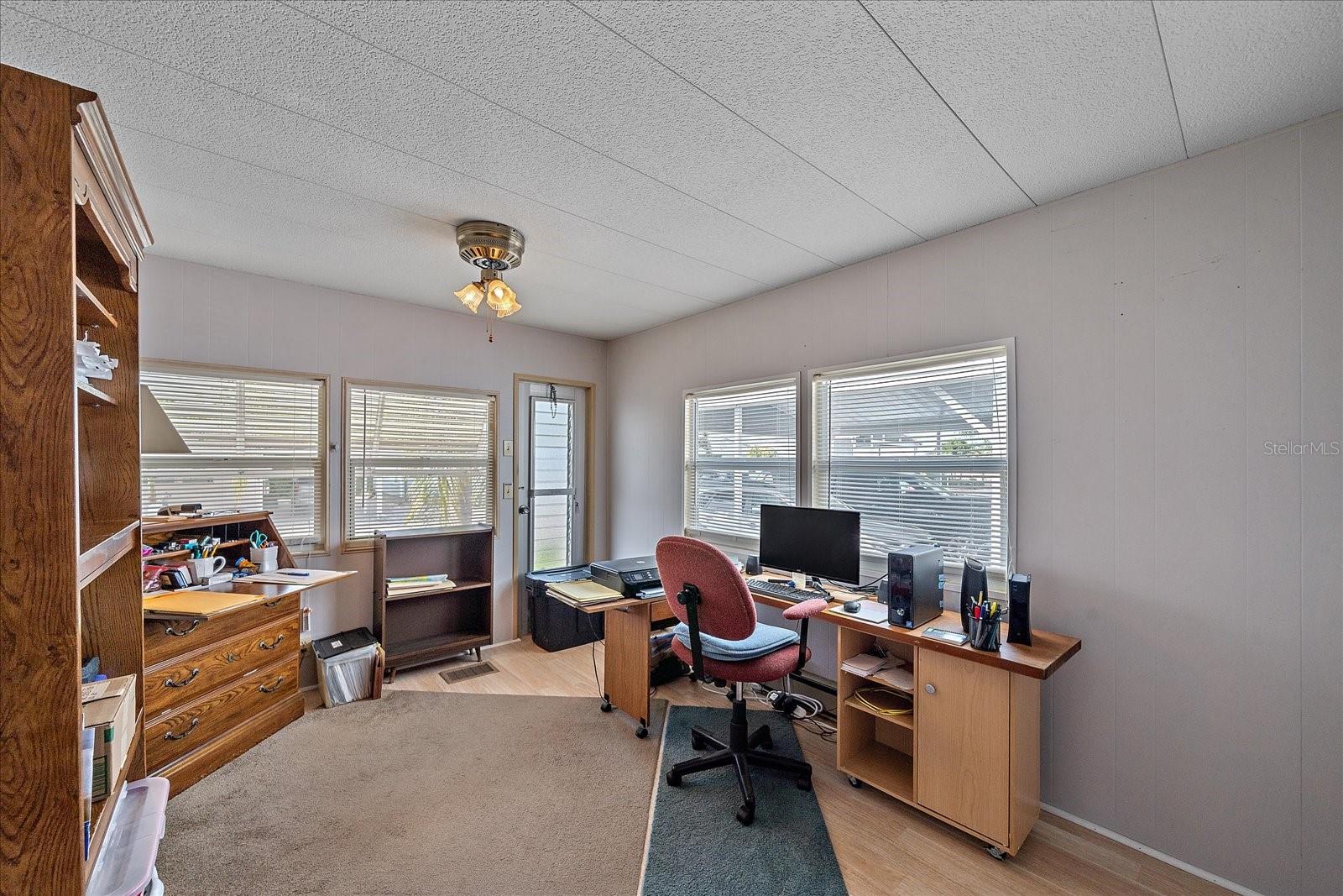 Image 16 of 44 For 220 Bimini Drive