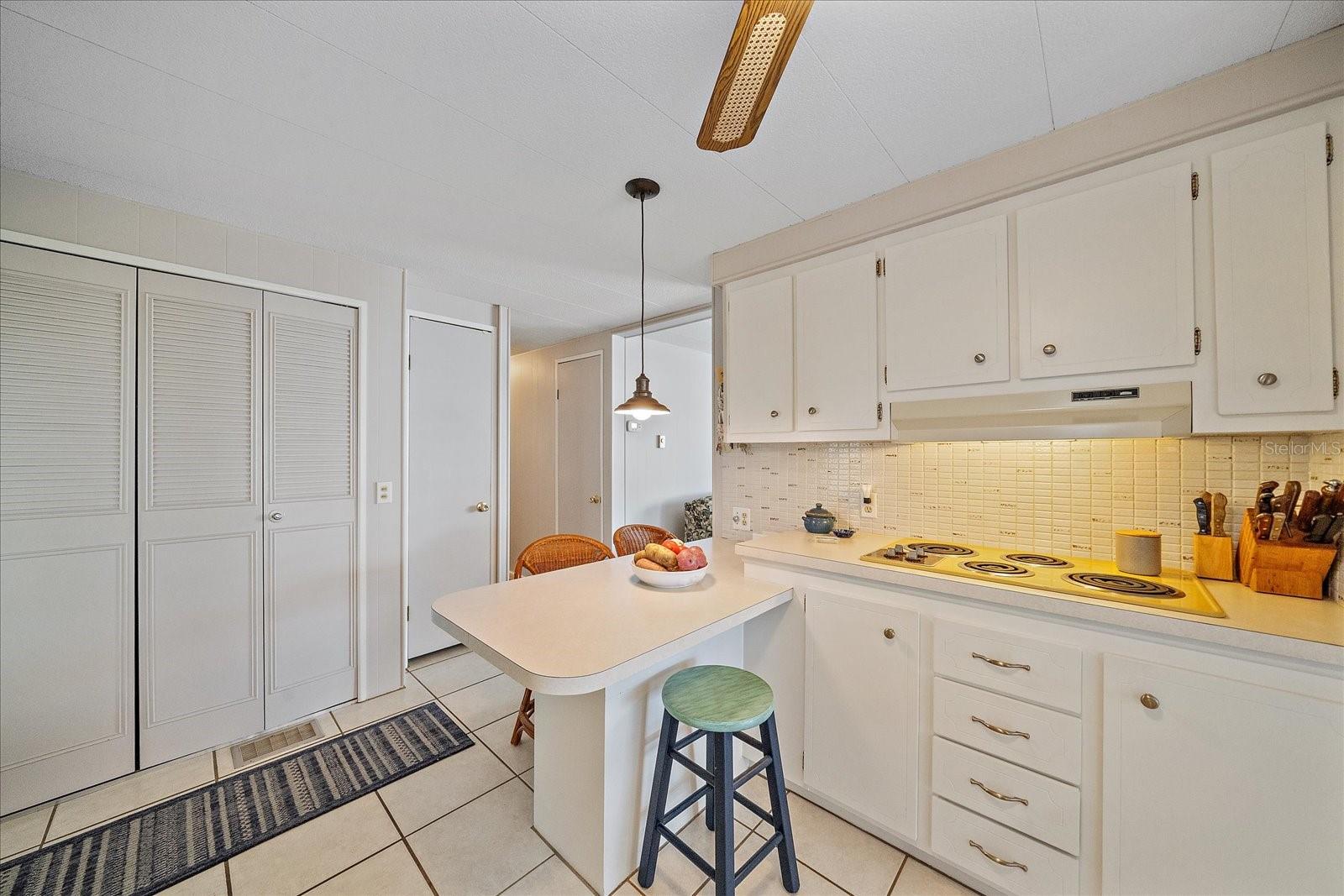 Image 28 of 44 For 220 Bimini Drive