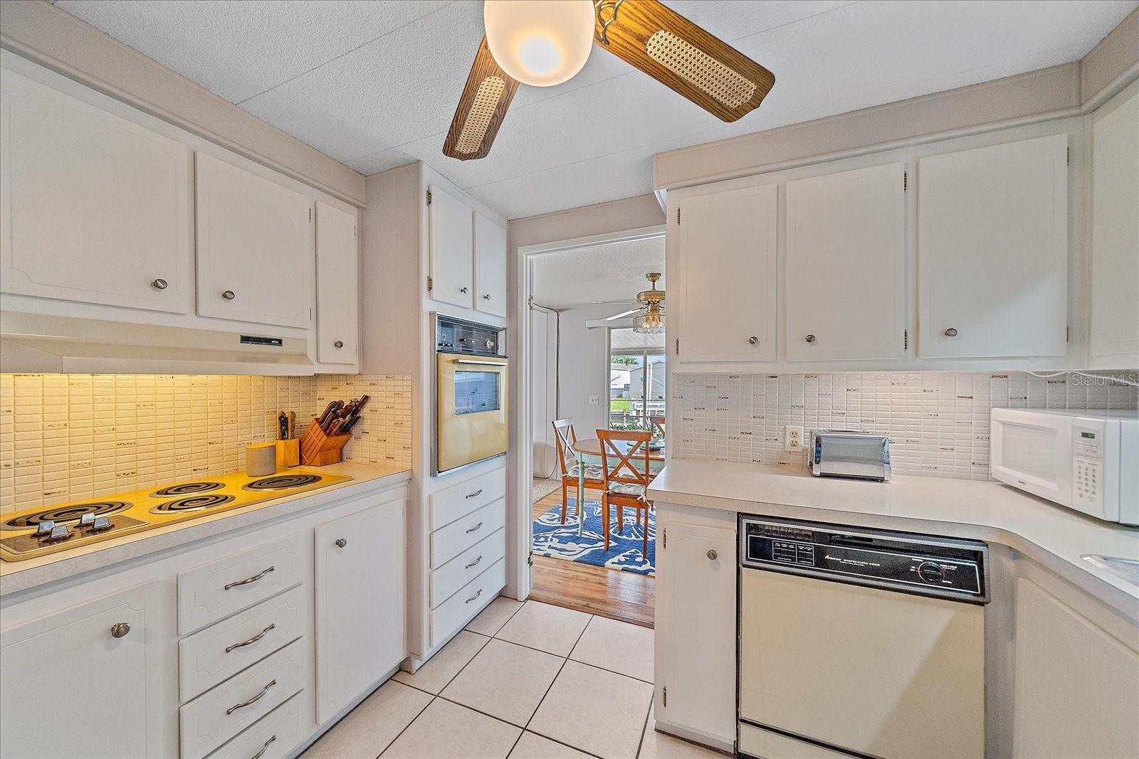 Image 30 of 44 For 220 Bimini Drive