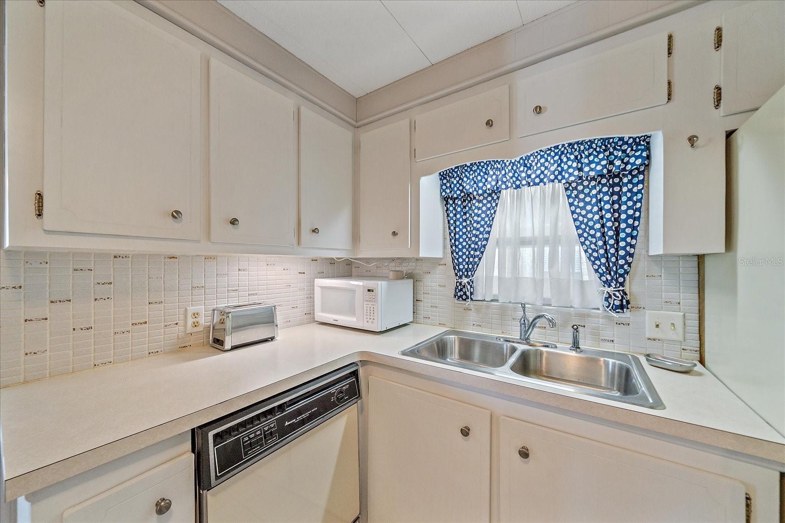 Image 31 of 44 For 220 Bimini Drive