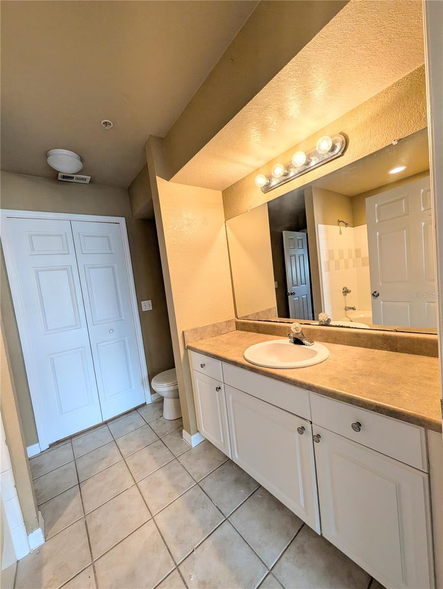 Image 10 of 23 For 5611 Bidwell Parkway 205