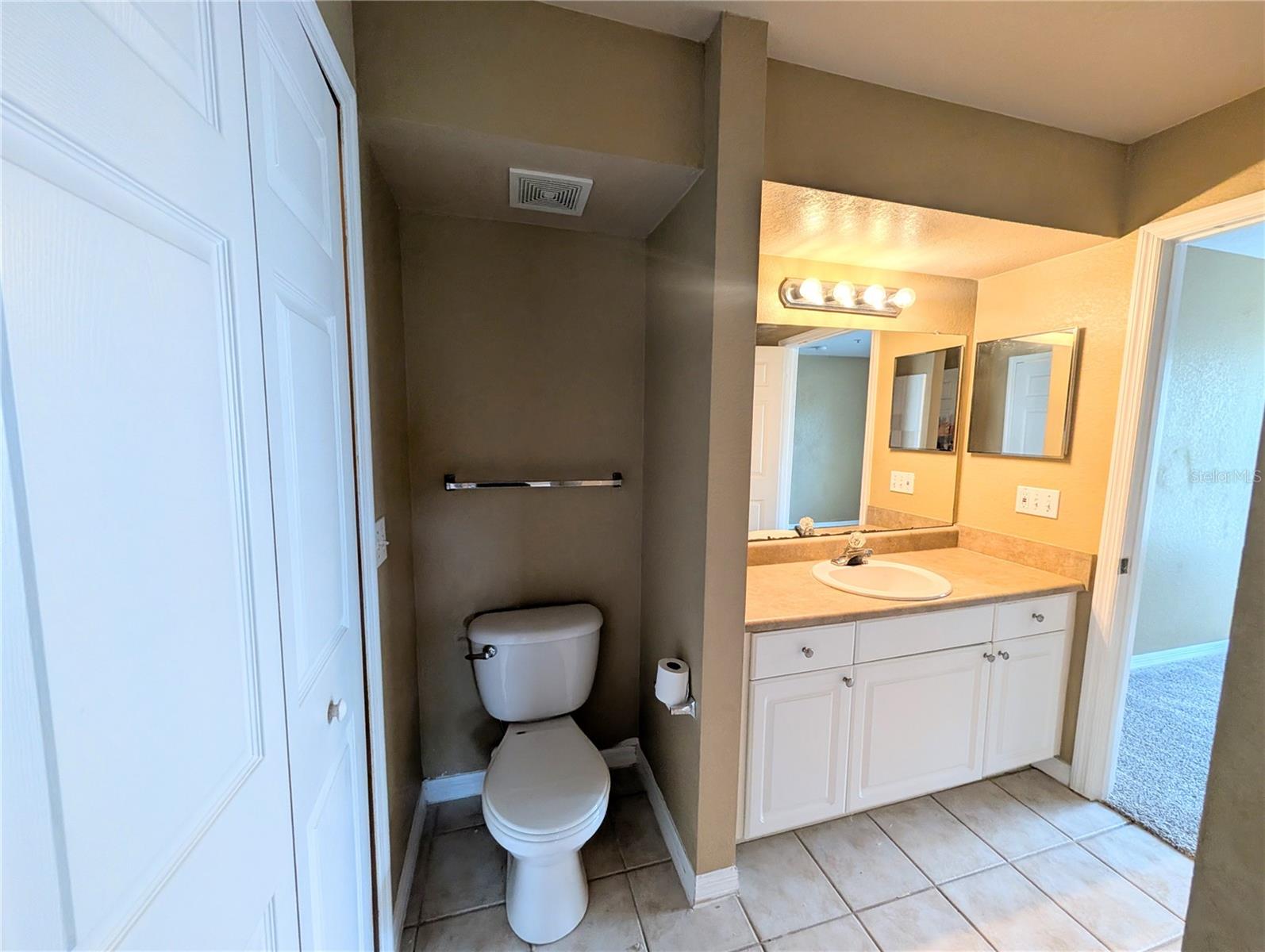 Image 11 of 23 For 5611 Bidwell Parkway 205