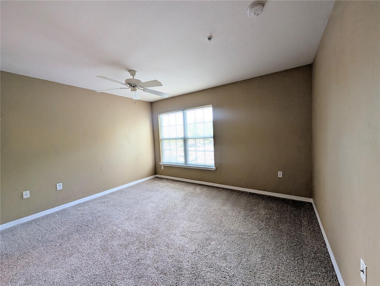 Image 12 of 23 For 5611 Bidwell Parkway 205