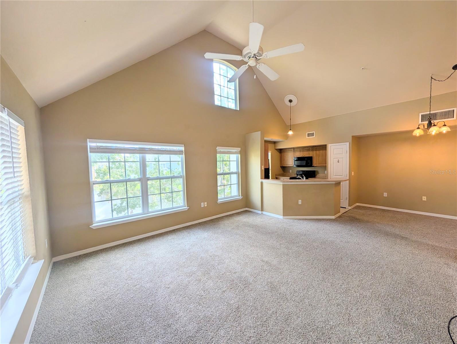 Image 4 of 23 For 5611 Bidwell Parkway 205