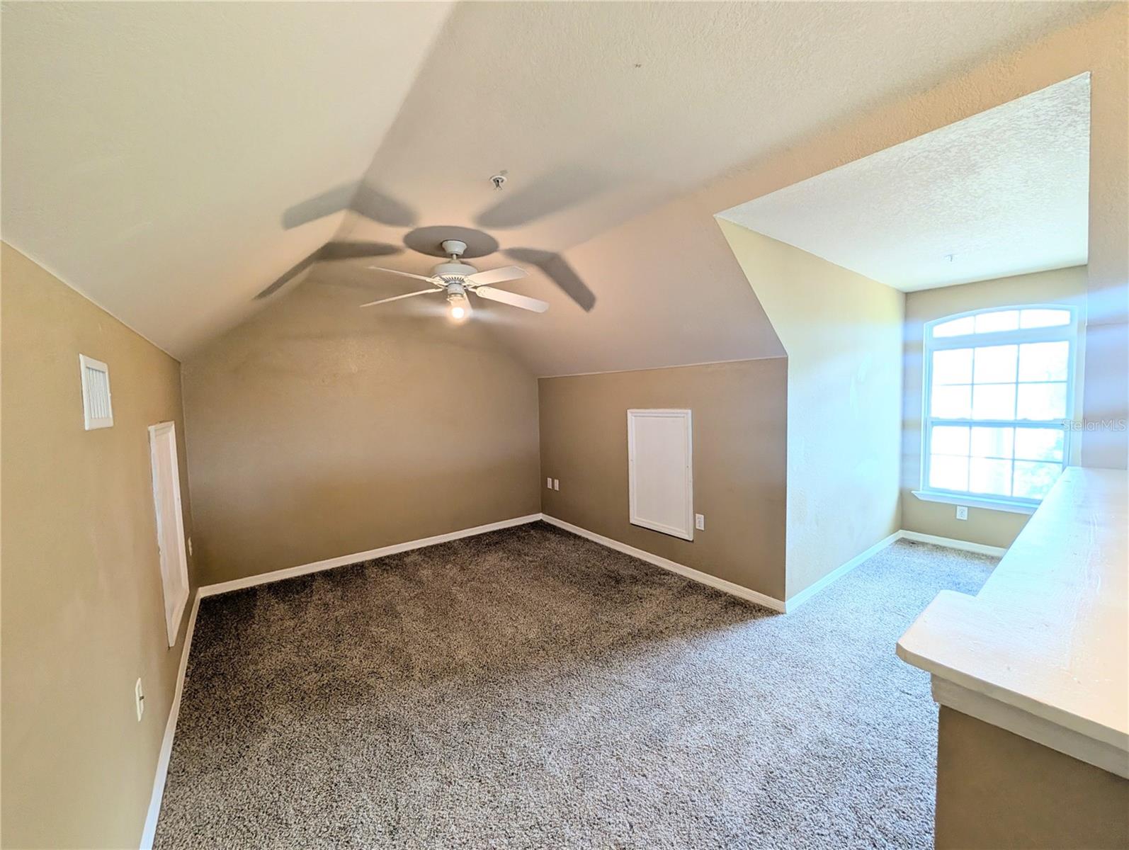 Image 7 of 23 For 5611 Bidwell Parkway 205