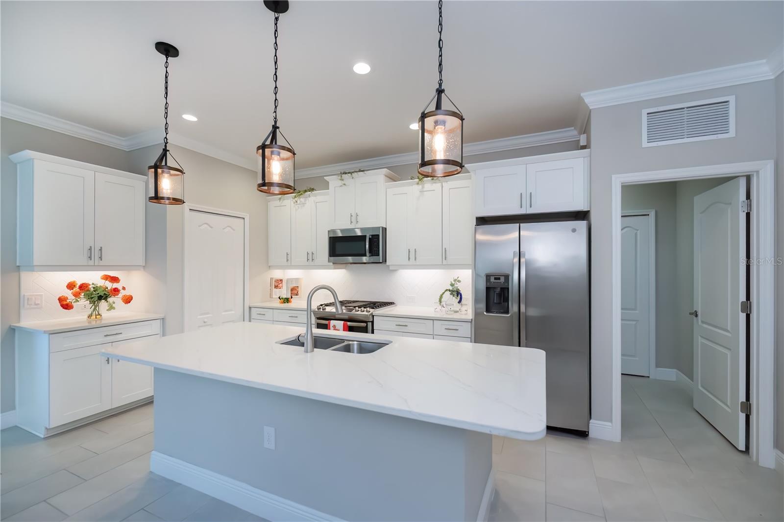 Image 18 of 52 For 27432 Janzen Court